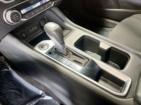 Used 2025 Nissan Sentra SR FWD image 16