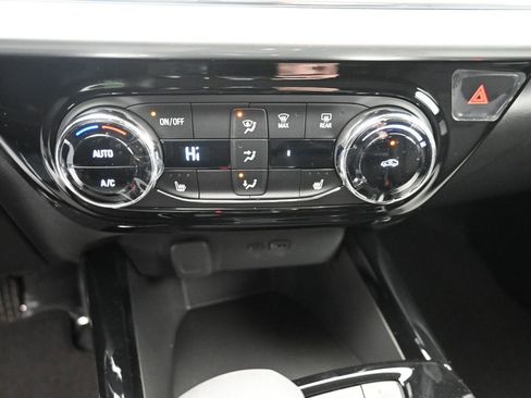 New 2026 Chevrolet Trax LT w/ Driver Confidence Package image 15