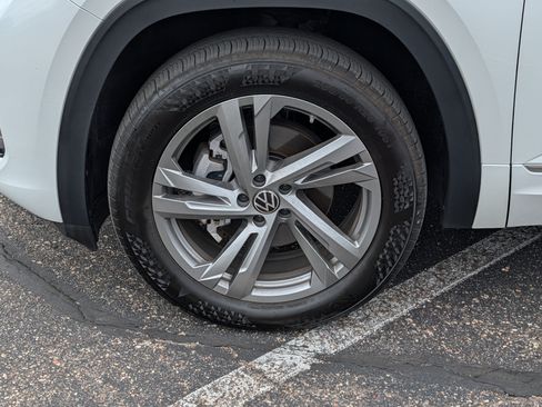 Used 2024 Volkswagen Atlas Cross Sport SEL R-Line AWD/4WD image 15