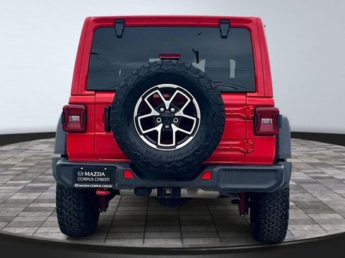 Used 2025 Jeep Wrangler Unlimited Rubicon w/ Convenience Group AWD/4WD image 6