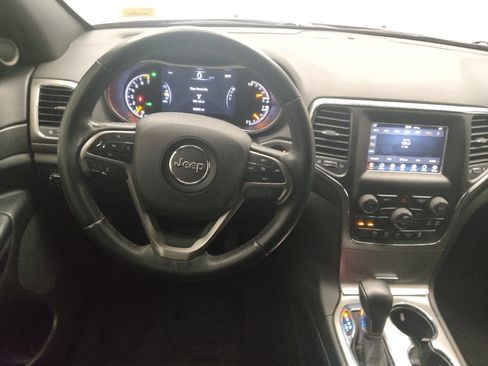Used 2018 Jeep Grand Cherokee Laredo AWD/4WD image 22