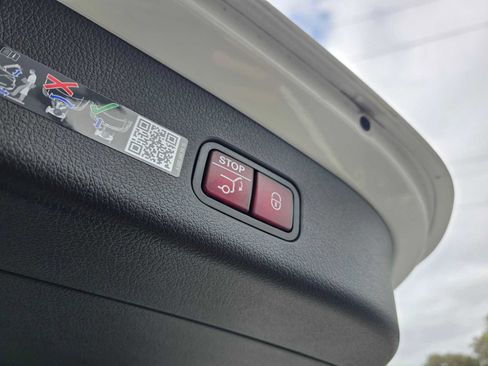 Used 2026 Mercedes-Benz GLC 300 image 18