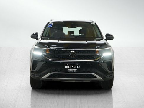 Used 2024 Volkswagen Taos SE AWD/4WD image 8