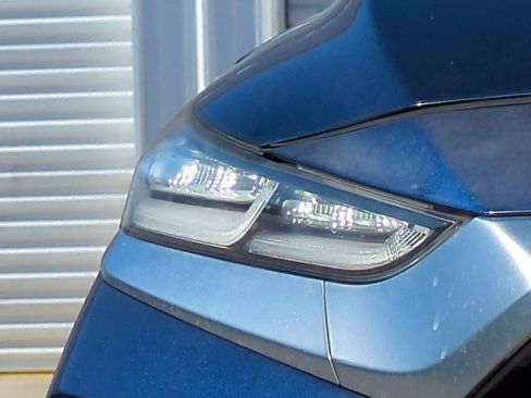 Used 2019 Hyundai Santa Fe SE image 10