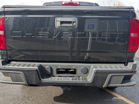 Used 2022 Chevrolet Colorado LT AWD/4WD image 6