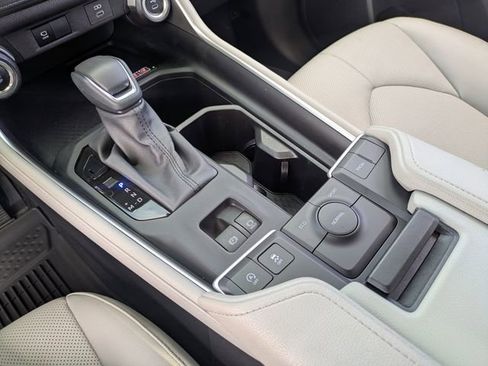 Used 2025 Toyota Grand Highlander image 28