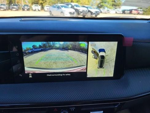 New 2025 Nissan Kicks SR w/ Illumination Package image 9