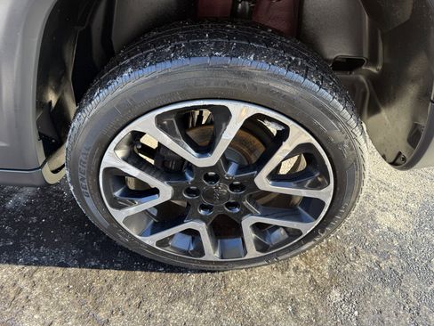 Used 2017 Jeep Compass Limited image 9