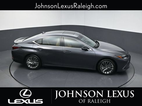 Certified 2025 Lexus ES 300h Ultra Luxury FWD image 29