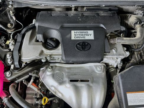 Used 2017 Toyota Avalon Limited image 34