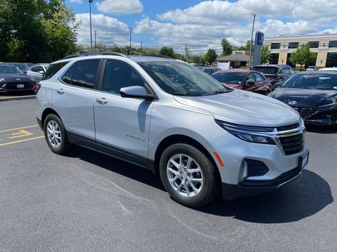 Certified 2022 Chevrolet Equinox LT AWD/4WD image 1
