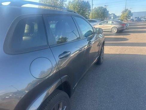 Used 2020 Jeep Cherokee High Altitude AWD/4WD image 16