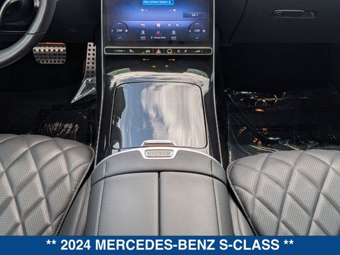 Used 2024 Mercedes-Benz S 580 4MATIC Sedan w/ AMG Line image 19