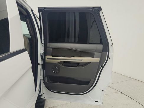 Used 2020 Ford Expedition Max XLT image 27