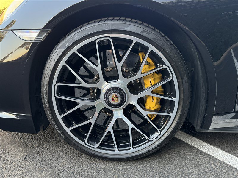 Used 2015 Porsche 911 Turbo S w/ High-end Infotainment Package AWD/4WD image 42