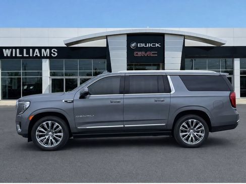 Used 2021 GMC Yukon XL Denali w/ Denali Premium Package AWD/4WD image 6