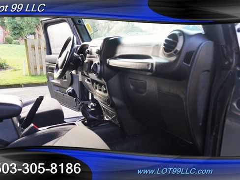 Used 2017 Jeep Wrangler Sport image 17