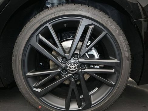 New 2026 Toyota Camry Hybrid FWD image 17