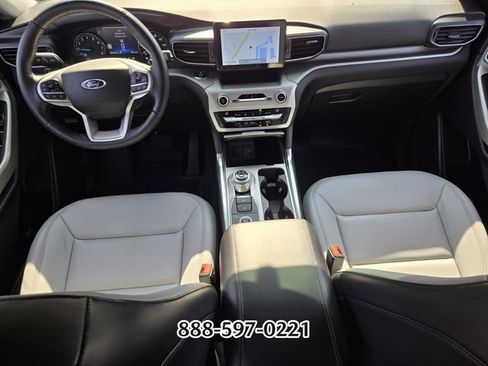 Used 2021 Ford Explorer XLT w/ Equipment Group 202A AWD/4WD image 14