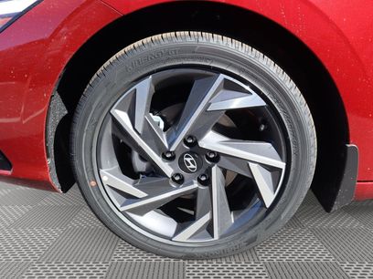 New 2025 Hyundai Elantra Limited