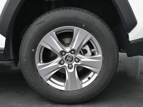 Used 2025 Toyota RAV4 XLE image 17