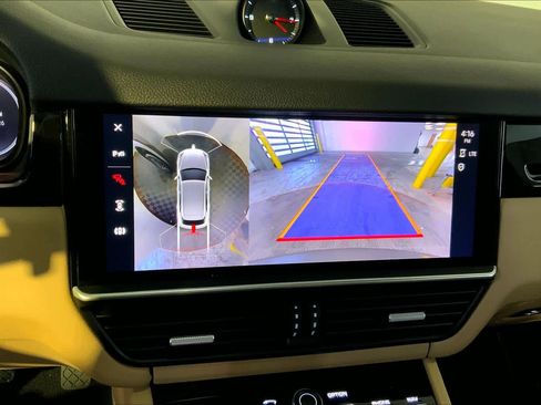 Used 2023 Porsche Cayenne image 31