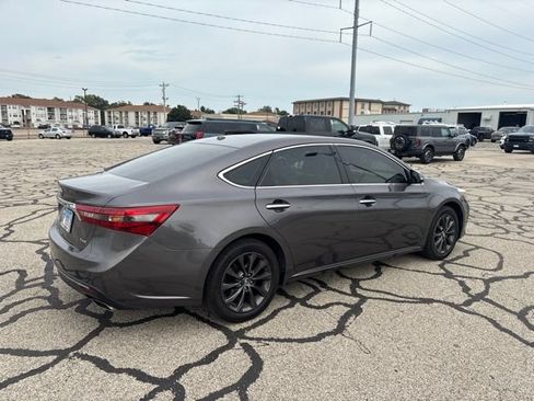 Used 2016 Toyota Avalon XLE FWD image 4