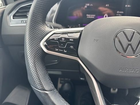 Certified 2023 Volkswagen Tiguan SE R-Line image 20