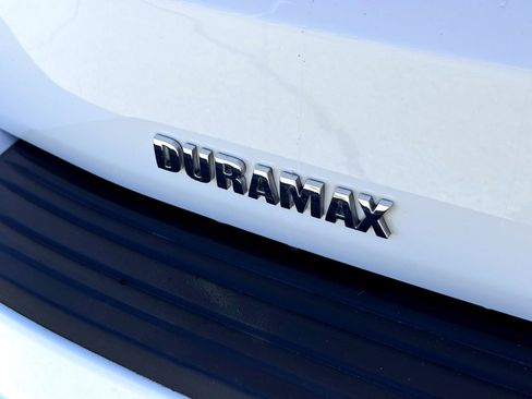 Used 2023 Chevrolet Suburban Premier w/ Advanced Technology Package image 8