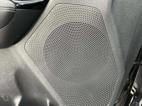 Certified 2022 Kia Niro EX image 16