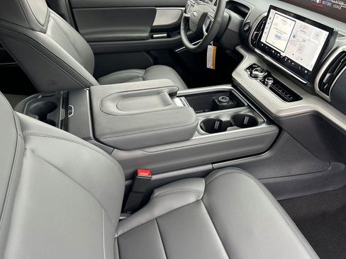 New 2026 Ford Expedition Active image 14