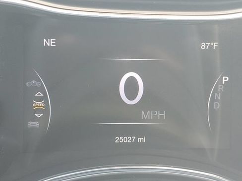 Used 2020 Jeep Grand Cherokee Altitude AWD/4WD image 22