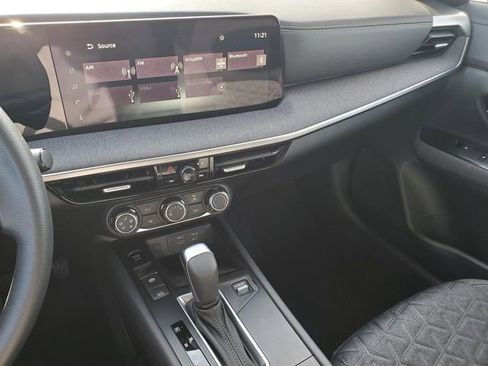 Certified 2025 Nissan Kicks SV image 20