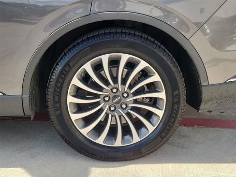 Used 2021 Lincoln Aviator Reserve w/ Elements Package Plus RWD image 34