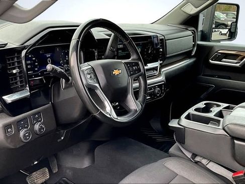 Used 2024 Chevrolet Silverado 2500 LT image 19