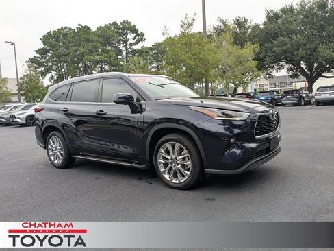 Used 2023 Toyota Highlander Limited FWD image 1