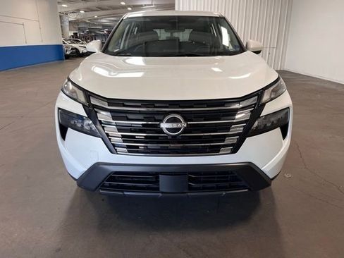 Used 2024 Nissan Rogue SV FWD image 8