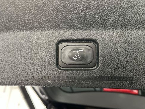 Used 2019 Ford Explorer XLT w/ Equipment Group 202A AWD/4WD image 35