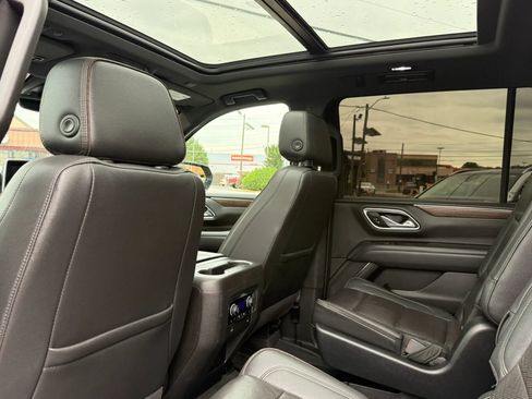Used 2021 Chevrolet Suburban High Country AWD/4WD image 30