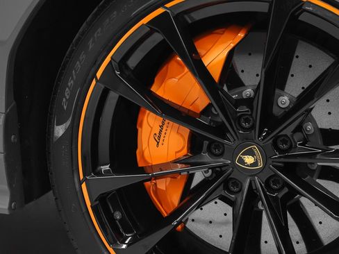 Used 2022 Lamborghini Urus AWD/4WD image 12