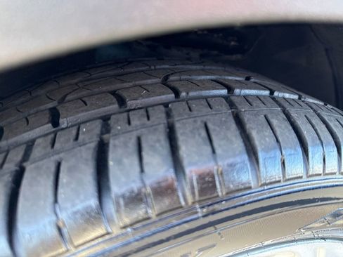 Used 2017 Chevrolet Bolt LT image 32