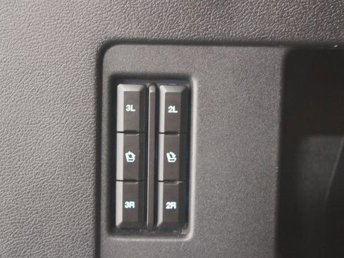 Used 2022 Ford Expedition Max Limited image 18