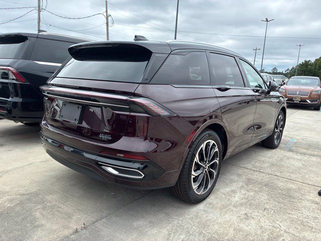 Used 2025 Lincoln Nautilus Reserve AWD/4WD image 2