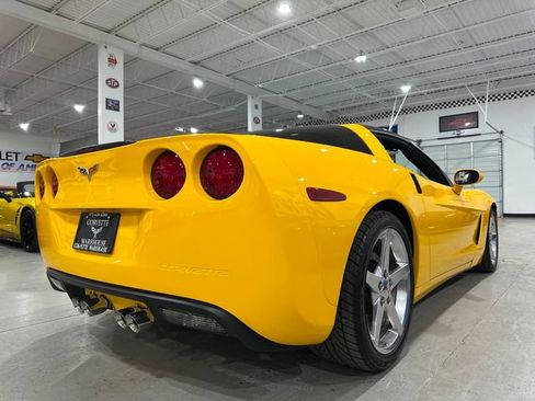Used 2005 Chevrolet Corvette Coupe w/ Preferred Equipment Group RWD image 3