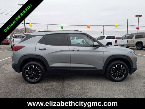 Used 2023 Chevrolet TrailBlazer LT image 2