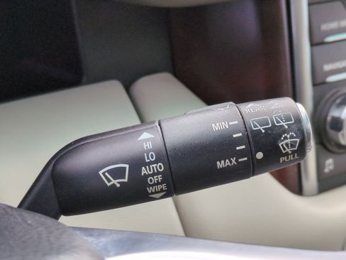 Used 2012 Land Rover Range Rover HSE image 31