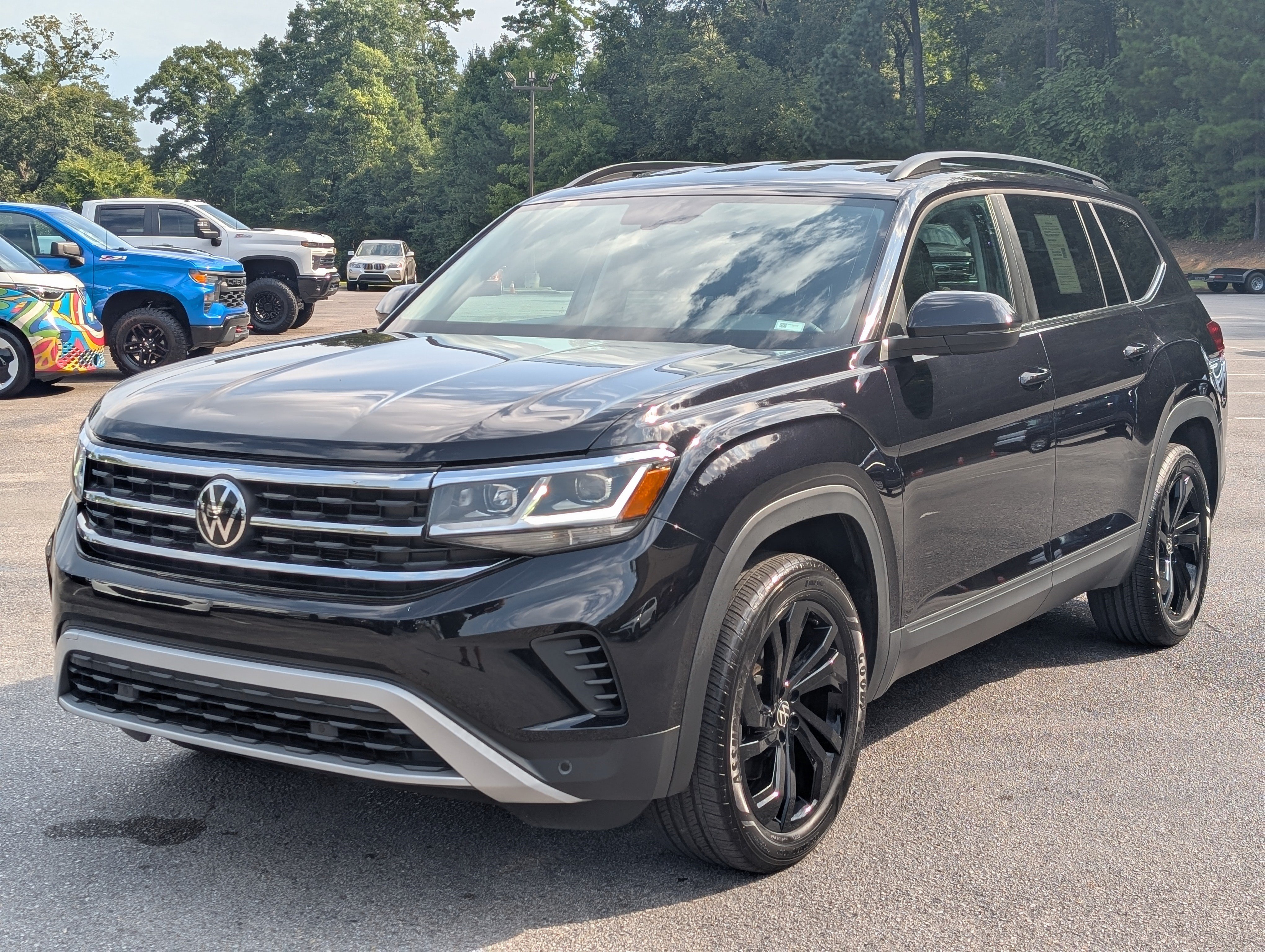 Used 2023 Volkswagen Atlas SE w/ Black Wheel Package FWD image 5