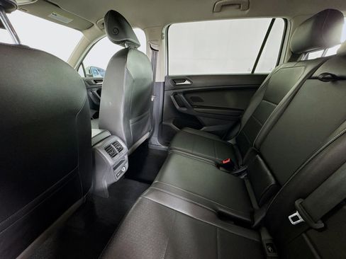 Used 2021 Volkswagen Tiguan SE FWD image 24