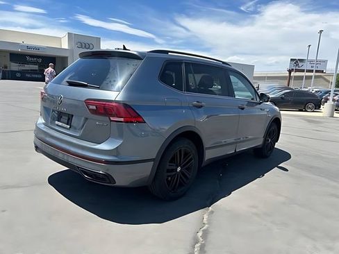 Used 2022 Volkswagen Tiguan SE R-Line AWD/4WD image 3
