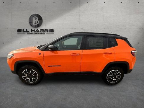 New 2026 Jeep Compass Trailhawk w/ Sun, Sound & Navigation Group image 10